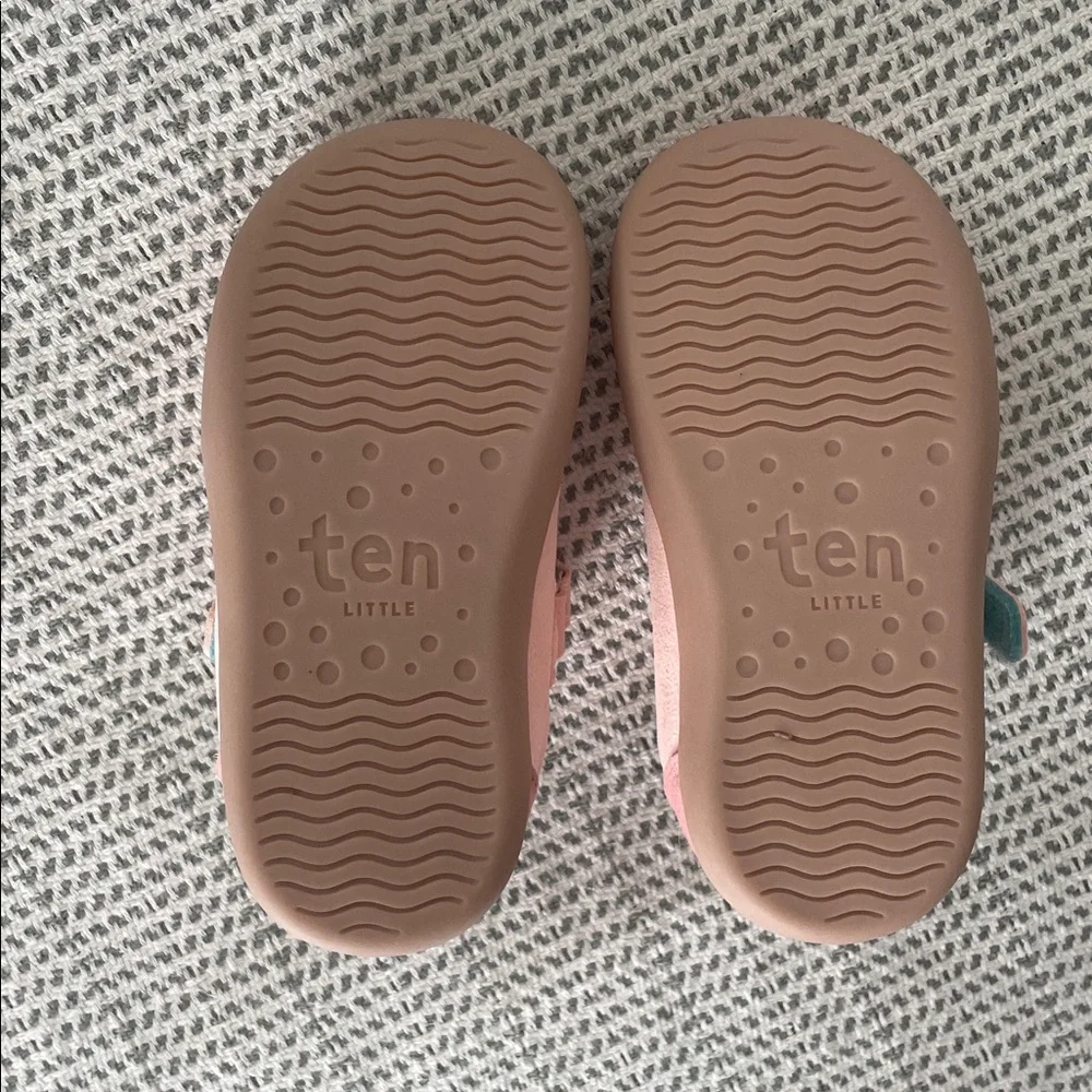 Ten Little Retro Pink Sneakers NIB - Picture 4 of 5